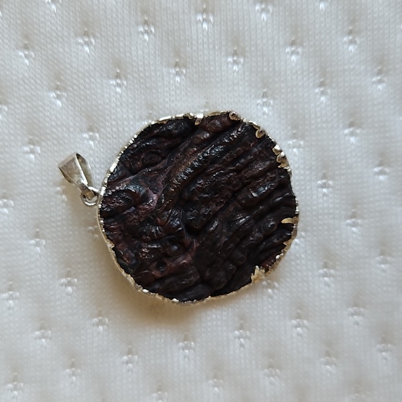 EUC Geode Pendant - Picture 3 of 7